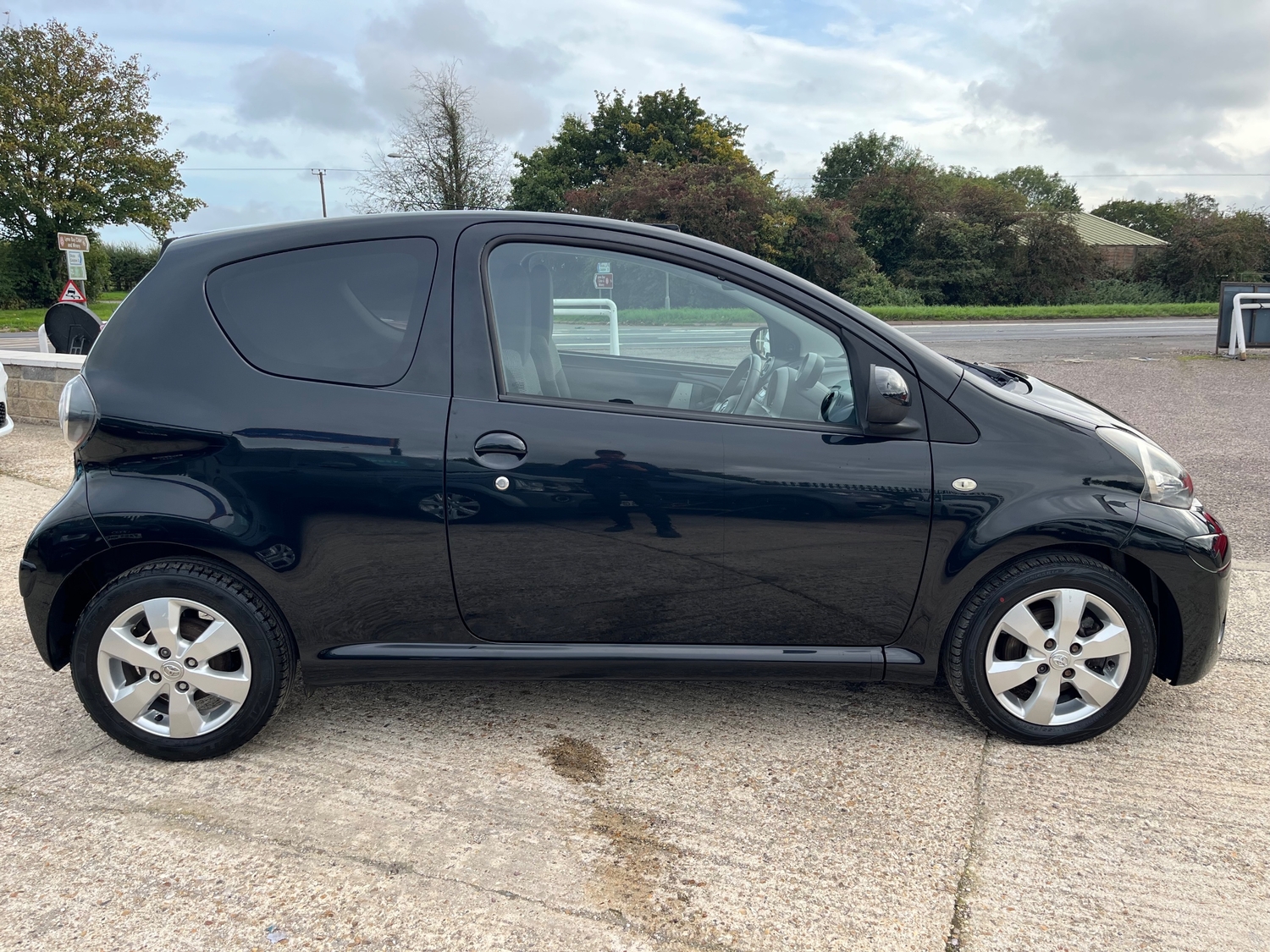Toyota Aygo 2013 - Cars in Axminster