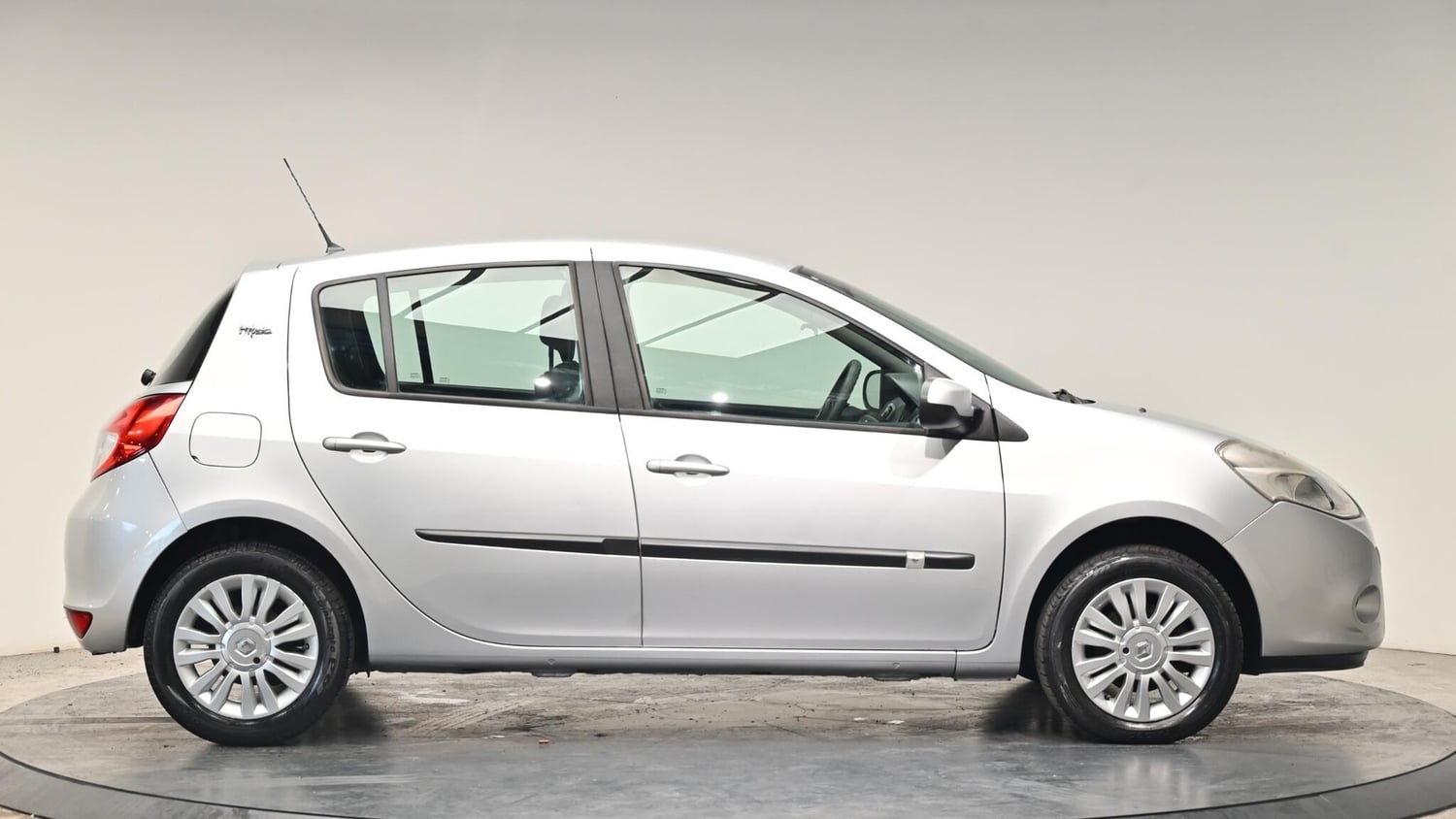 Renault Clio 2010 - Cars in Cullompton