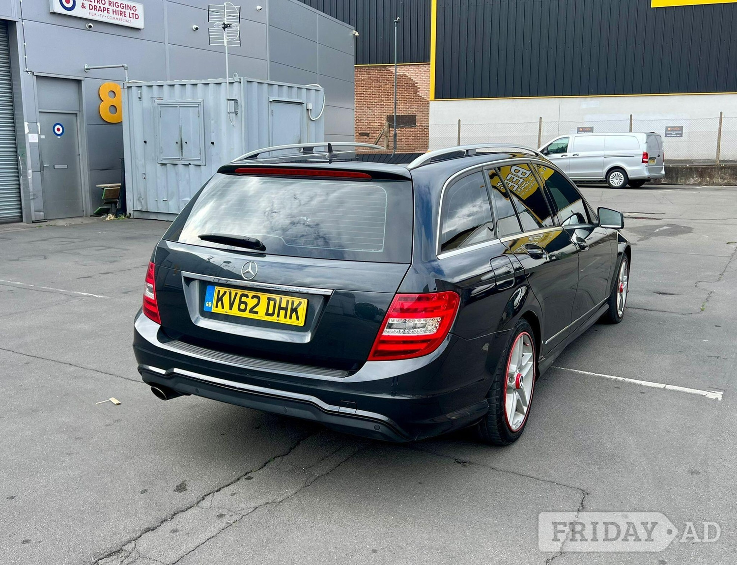 [ berth ]Mercedes-Benz C Class