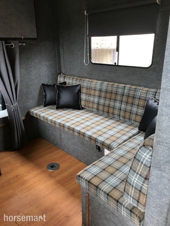 Unique  Iveco-ford Horsebox