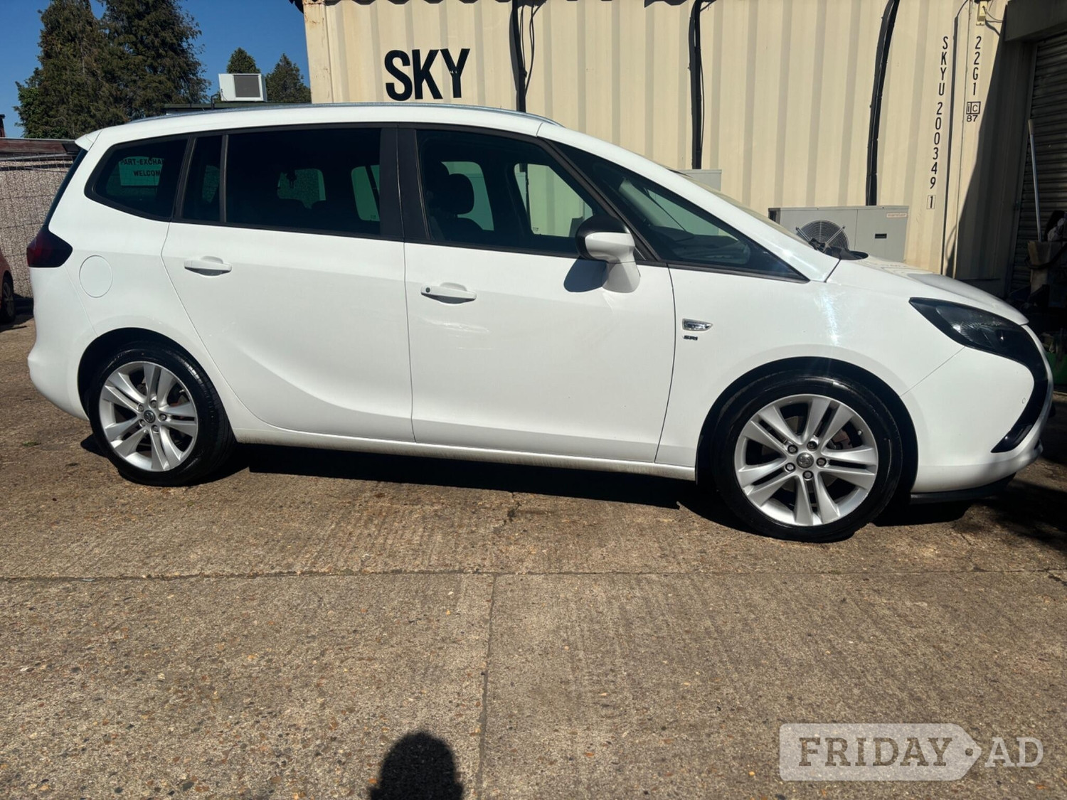 Vauxhall Zafira Tourer 2015 - Cars in Hayes