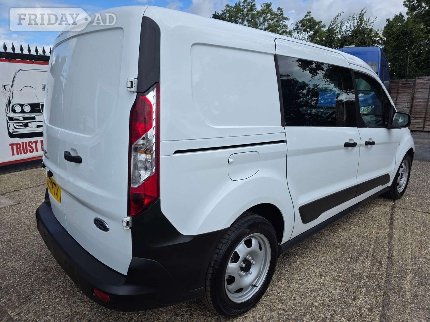 [ berth ]Ford Transit Connect
