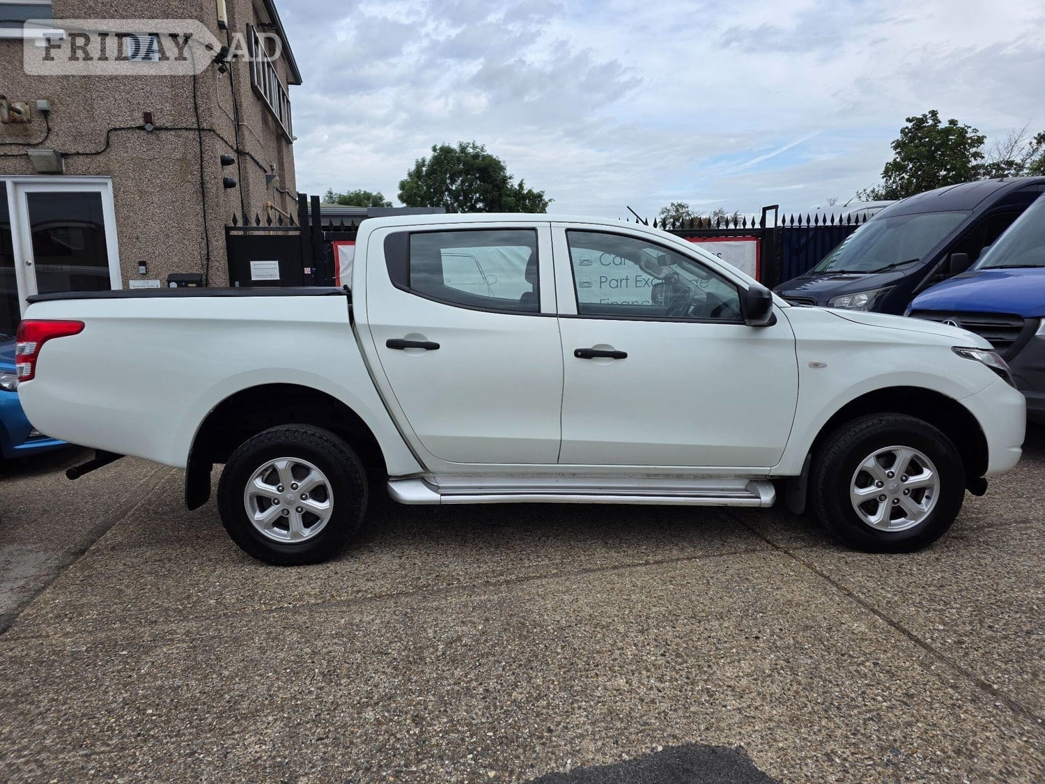 Mitsubishi L200 Hounslow