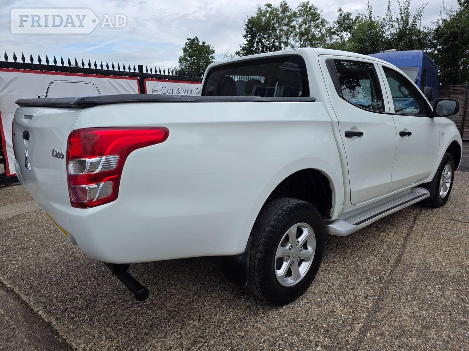 [ berth ]Mitsubishi L200