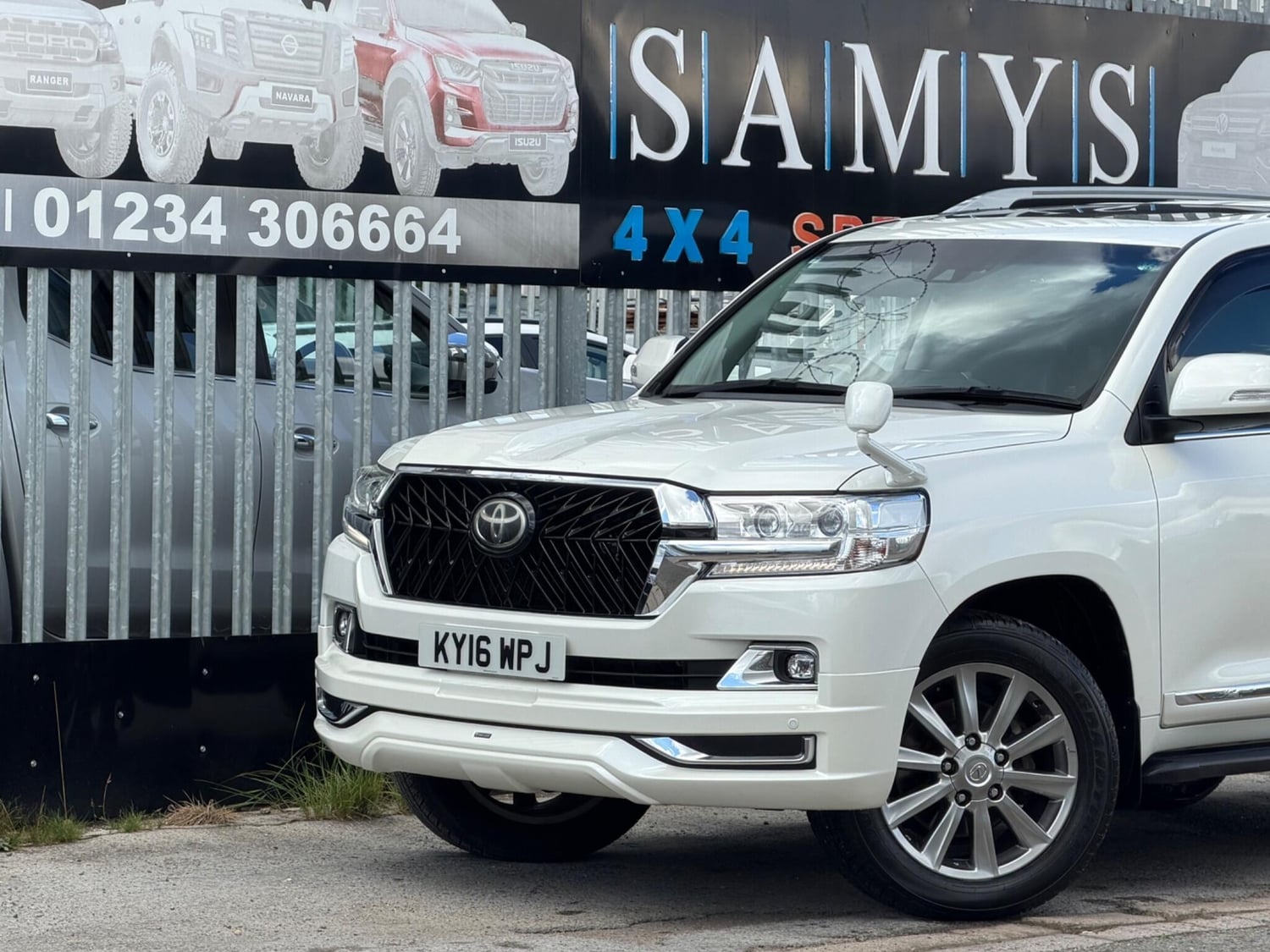 [ berth ]Toyota Land Cruiser