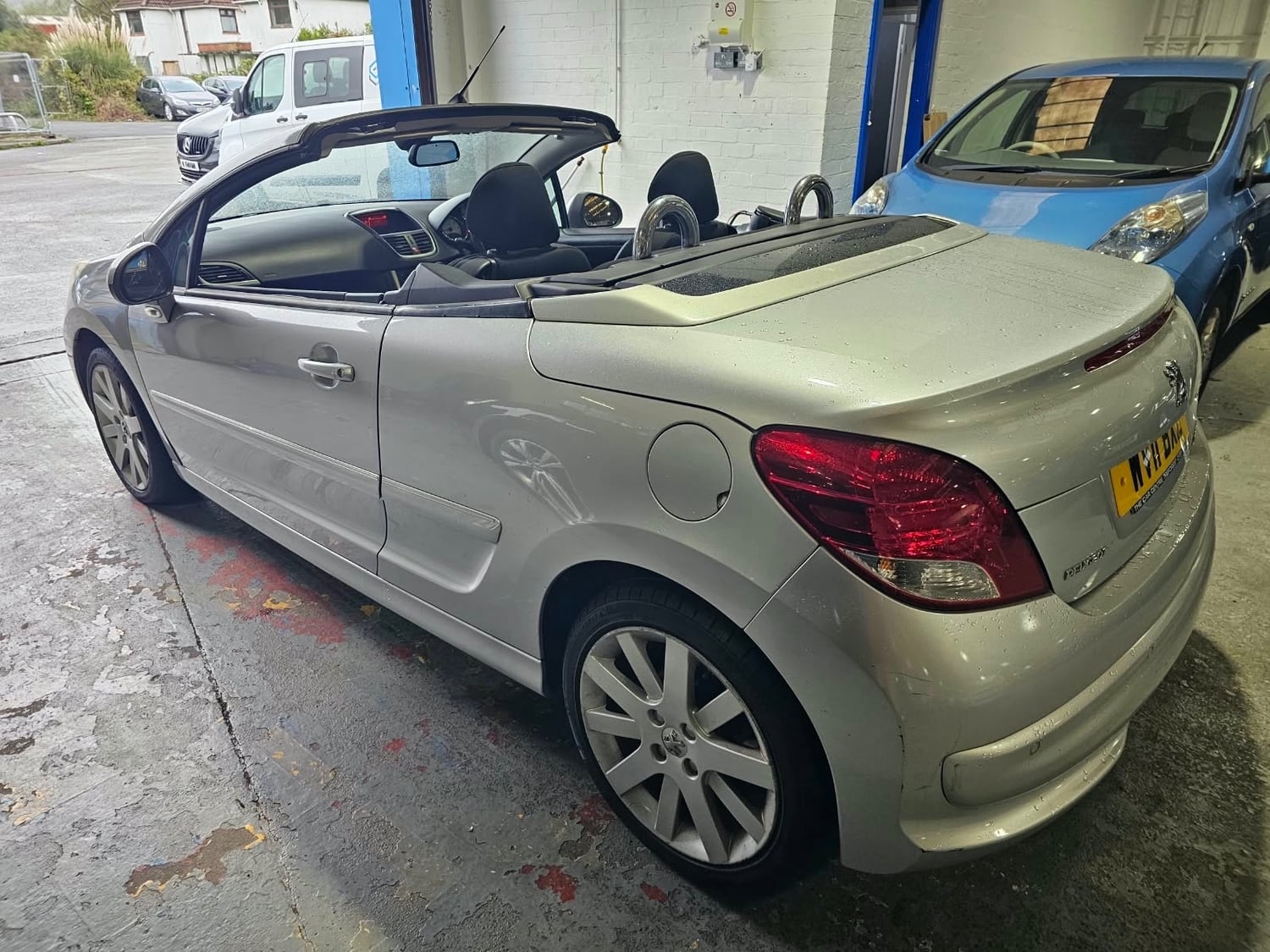 Peugeot 207 CC 2011 - Cars