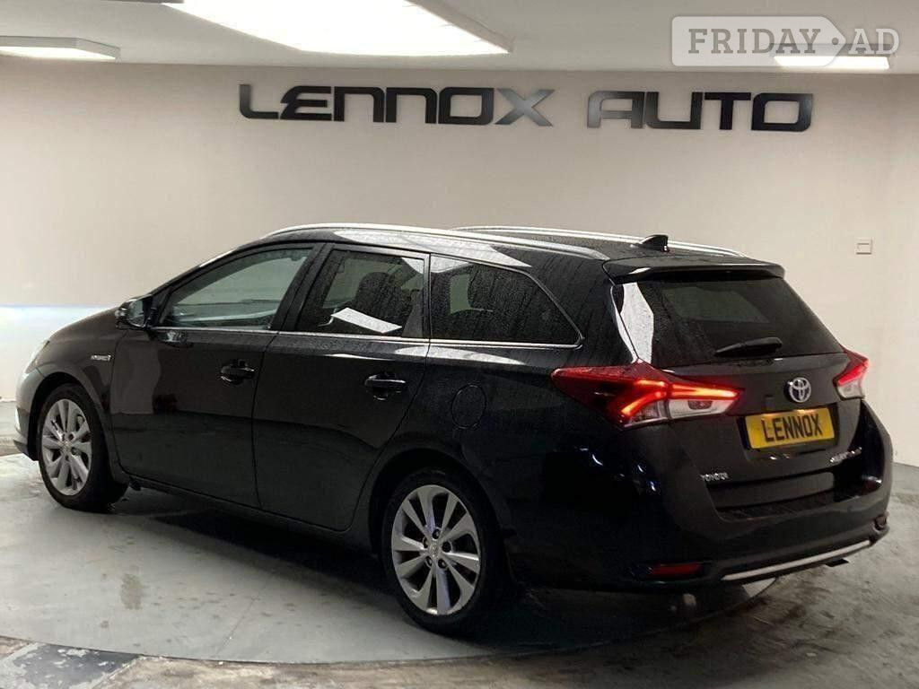 Toyota Auris 2016 - Cars in Brent