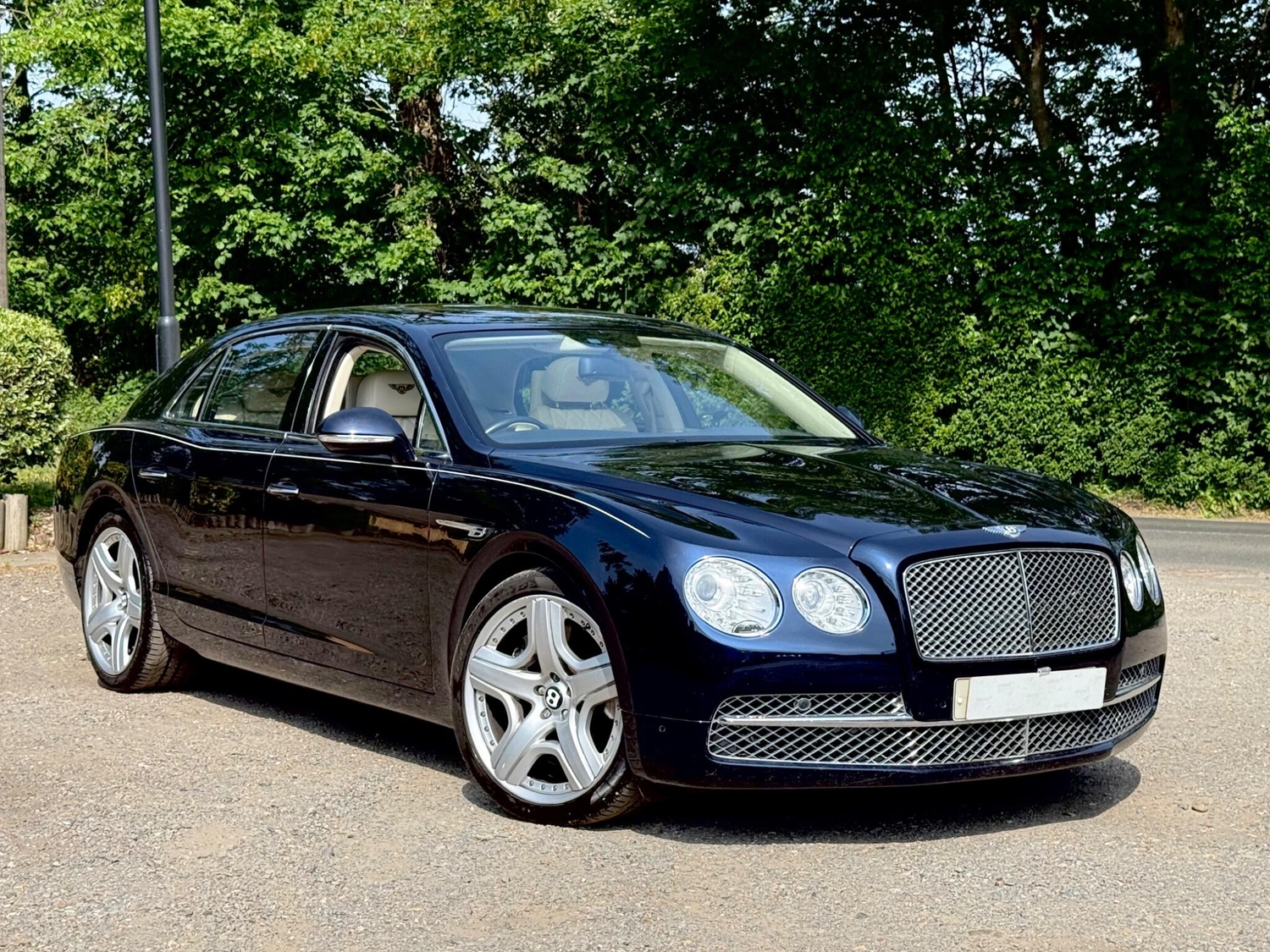 [ berth ]Bentley Flying Spur