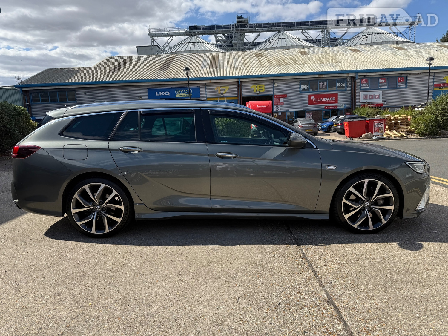 [ berth ]Vauxhall Insignia