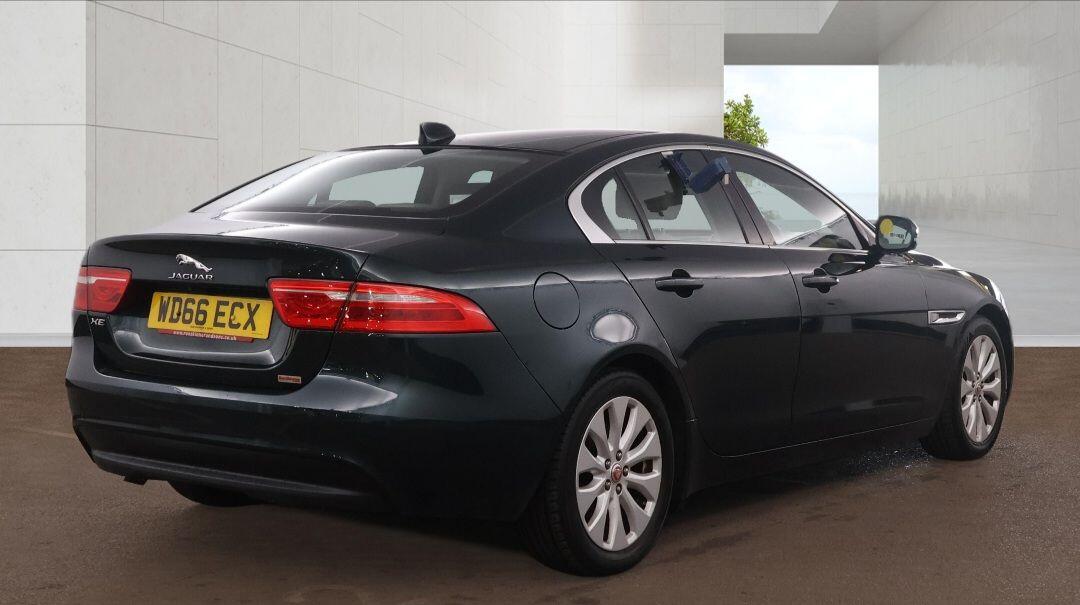 Jaguar XE 2017 - Cars in Crawley