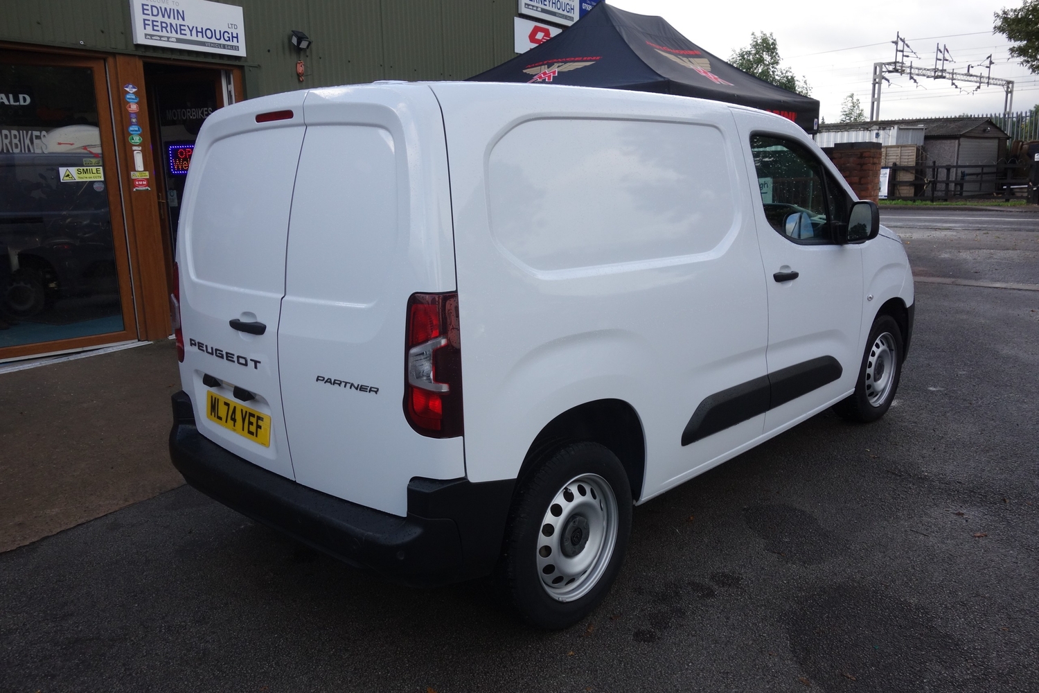 [ berth ]Peugeot Partner