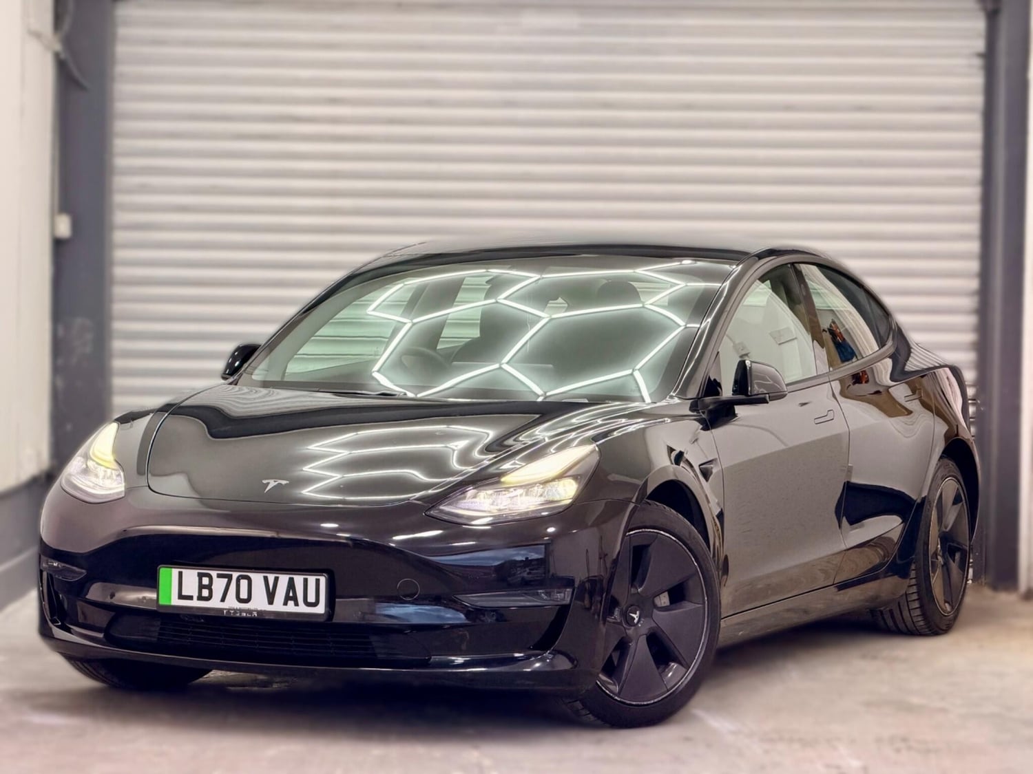 [ berth ]Tesla Model 3