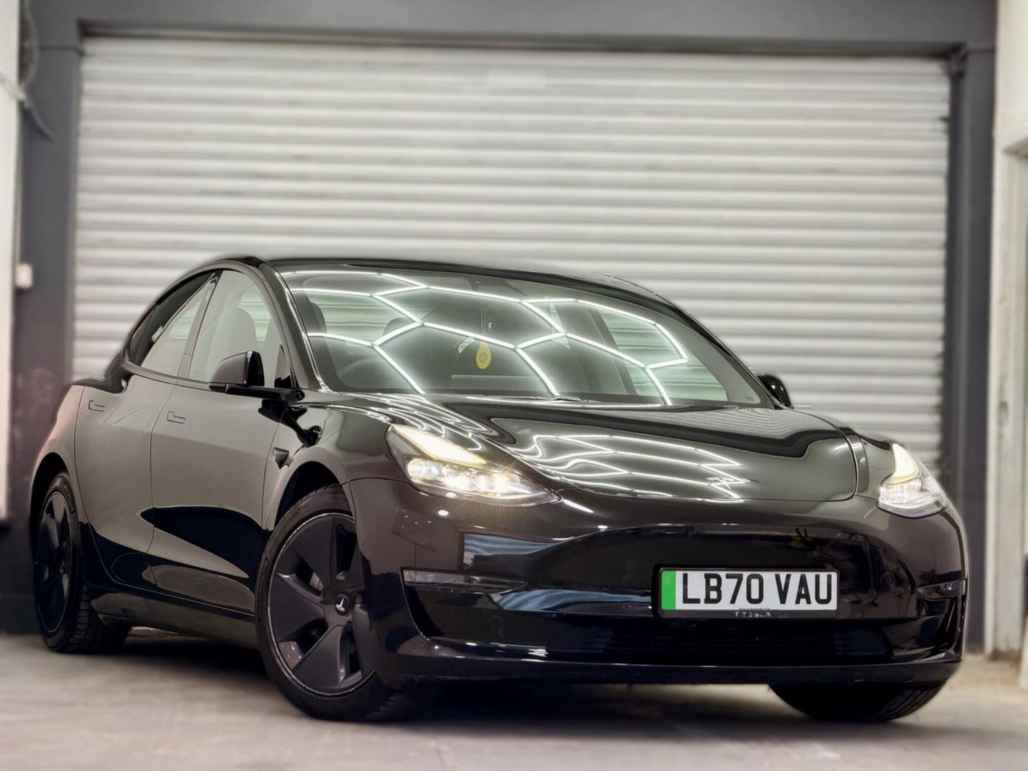 Tesla Model 3 2020 - Cars