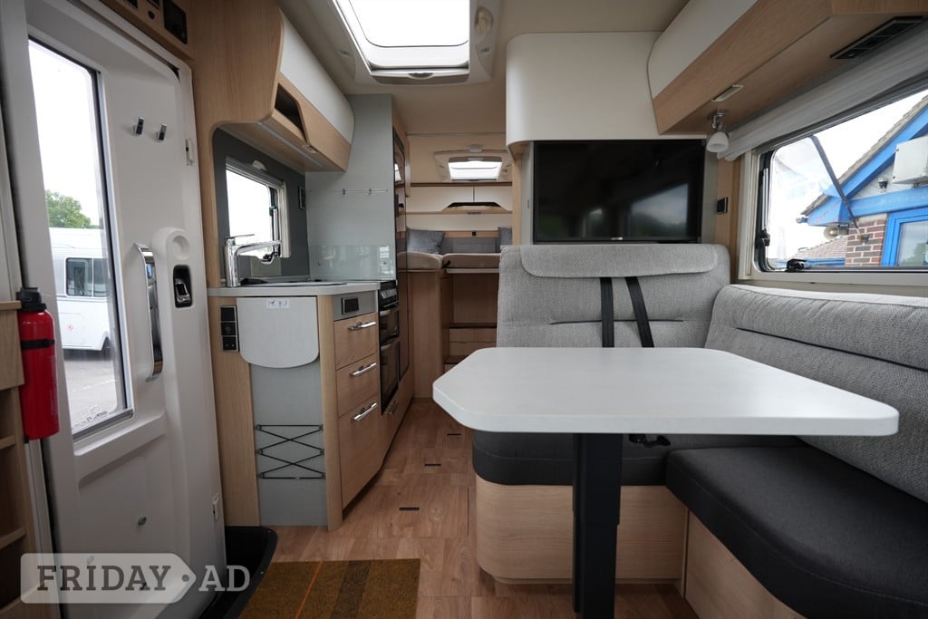 Hymer B-Class I 580 MERCEDES AUTO 5 BERTH 4 TRAVEL SEAT MOTORHOME Haywards Heath