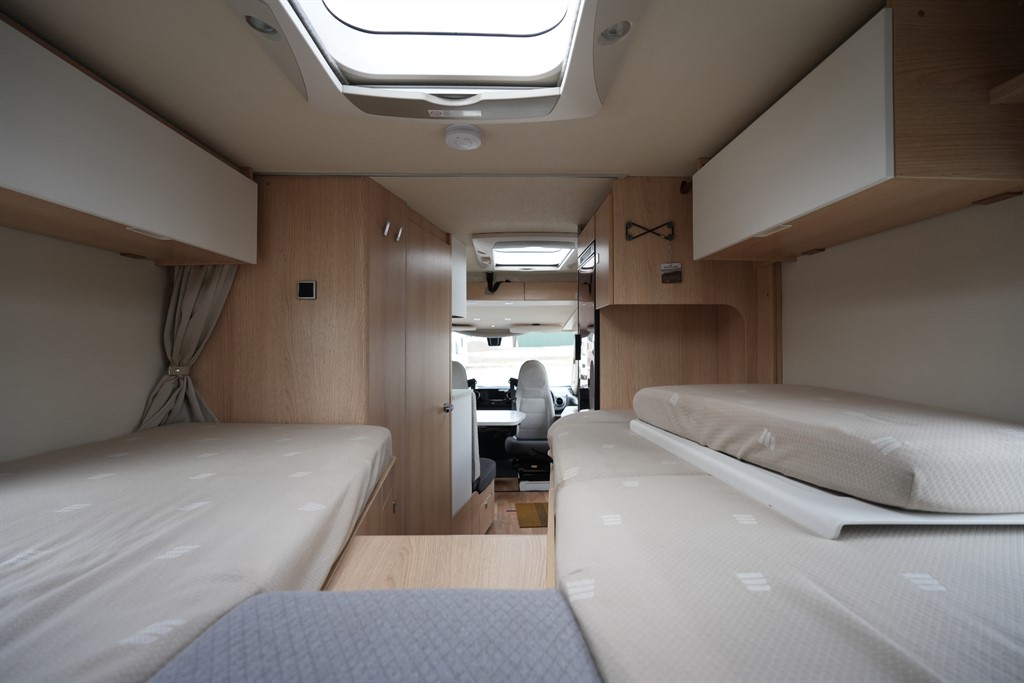 [5 berth ]Hymer B-Class I 580 MERCEDES AUTO 5 BERTH 4 TRAVEL SEAT MOTORHOME