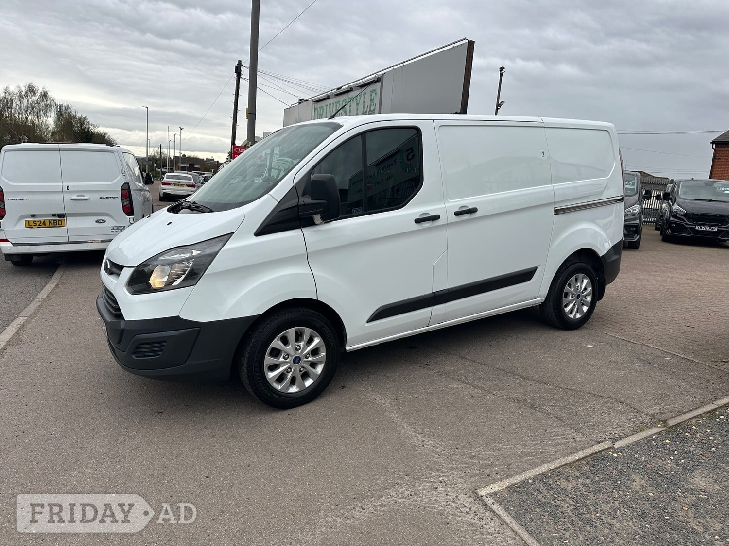Ford Transit Custom 2017 - Vans & Commercial Vehicles in Dunstable