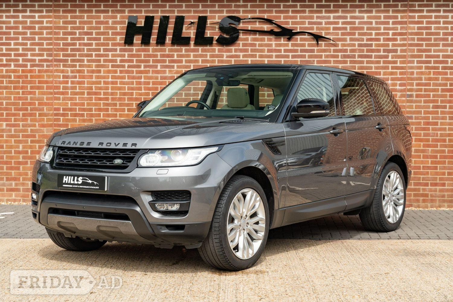 [ berth ]Land Rover Range Rover Sport