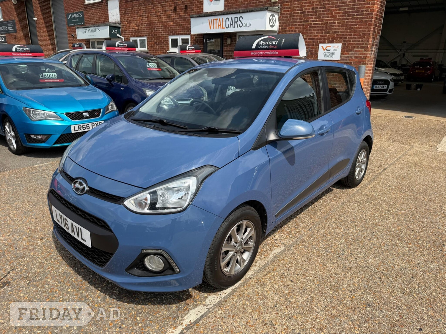 Hyundai i10 2016 in Tonbridge