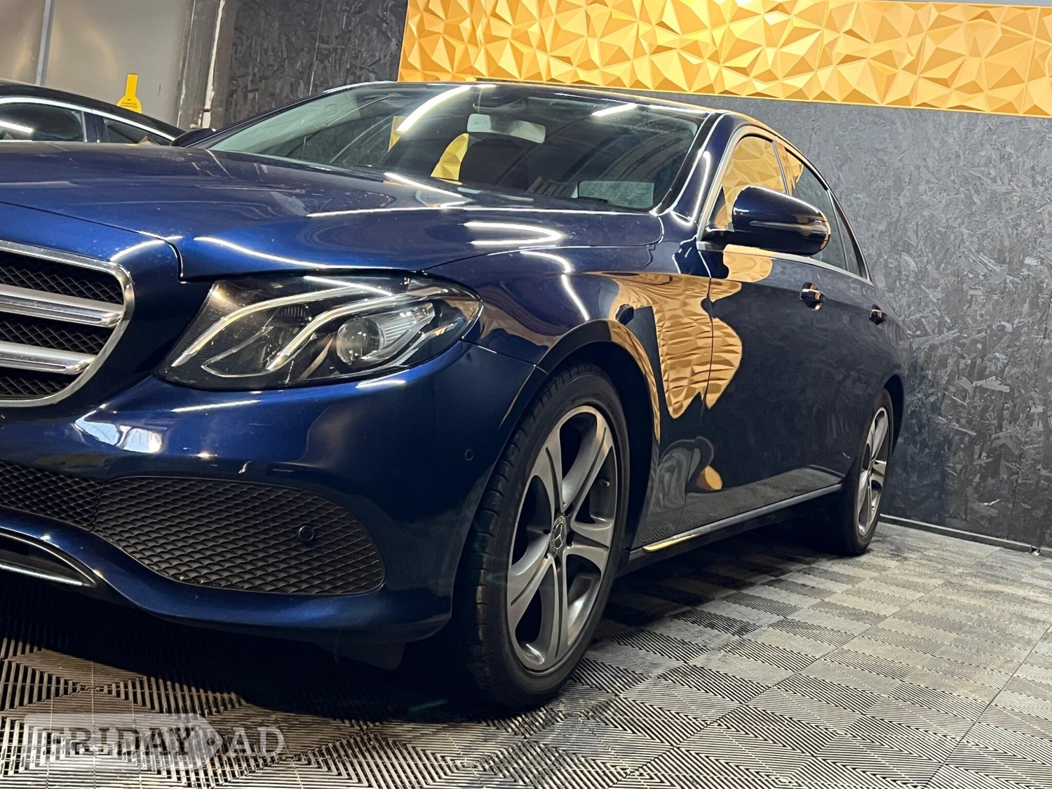 [ berth ]Mercedes-Benz E Class