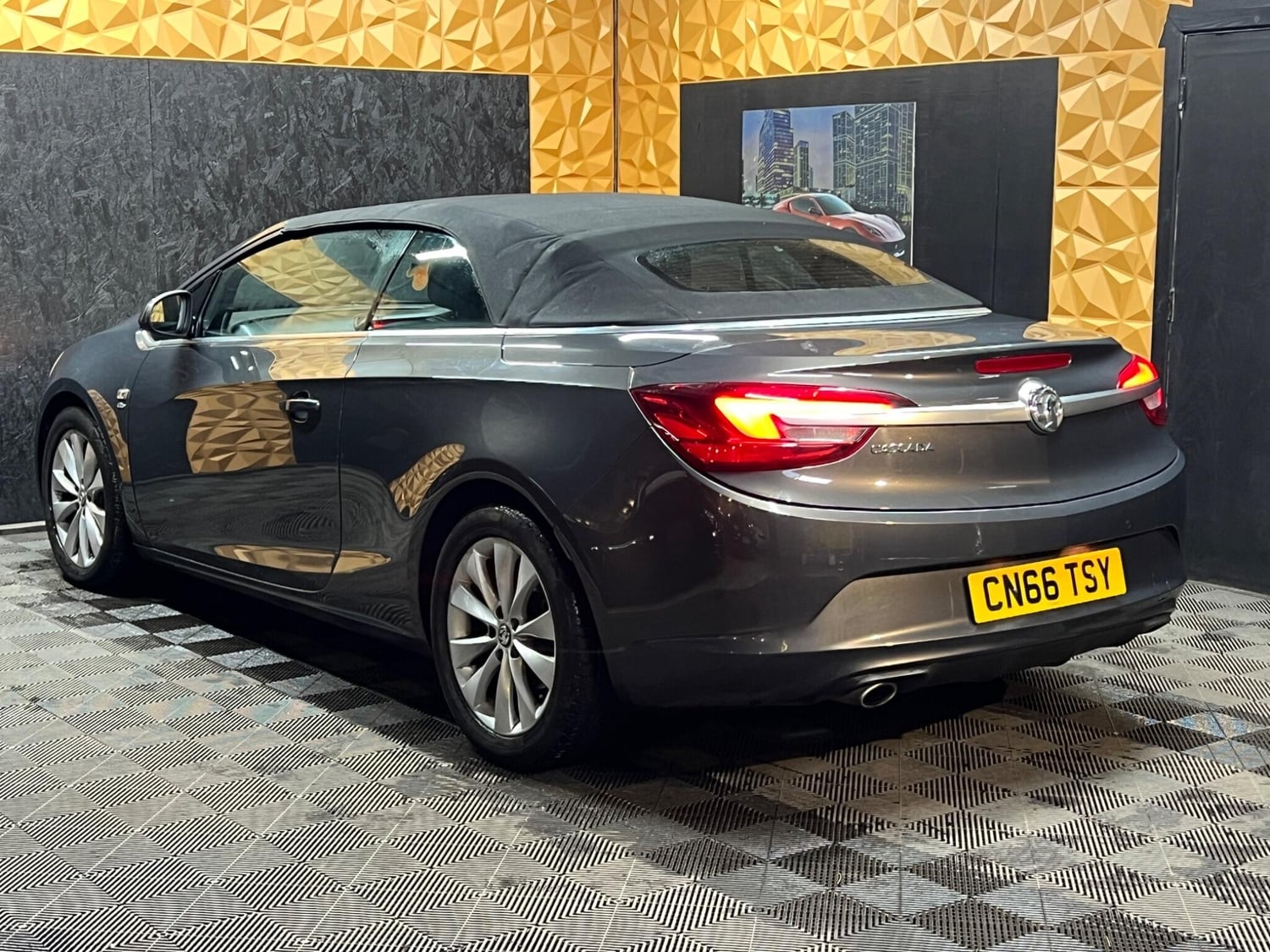 Vauxhall Cascada 2017 - Cars in Halifax