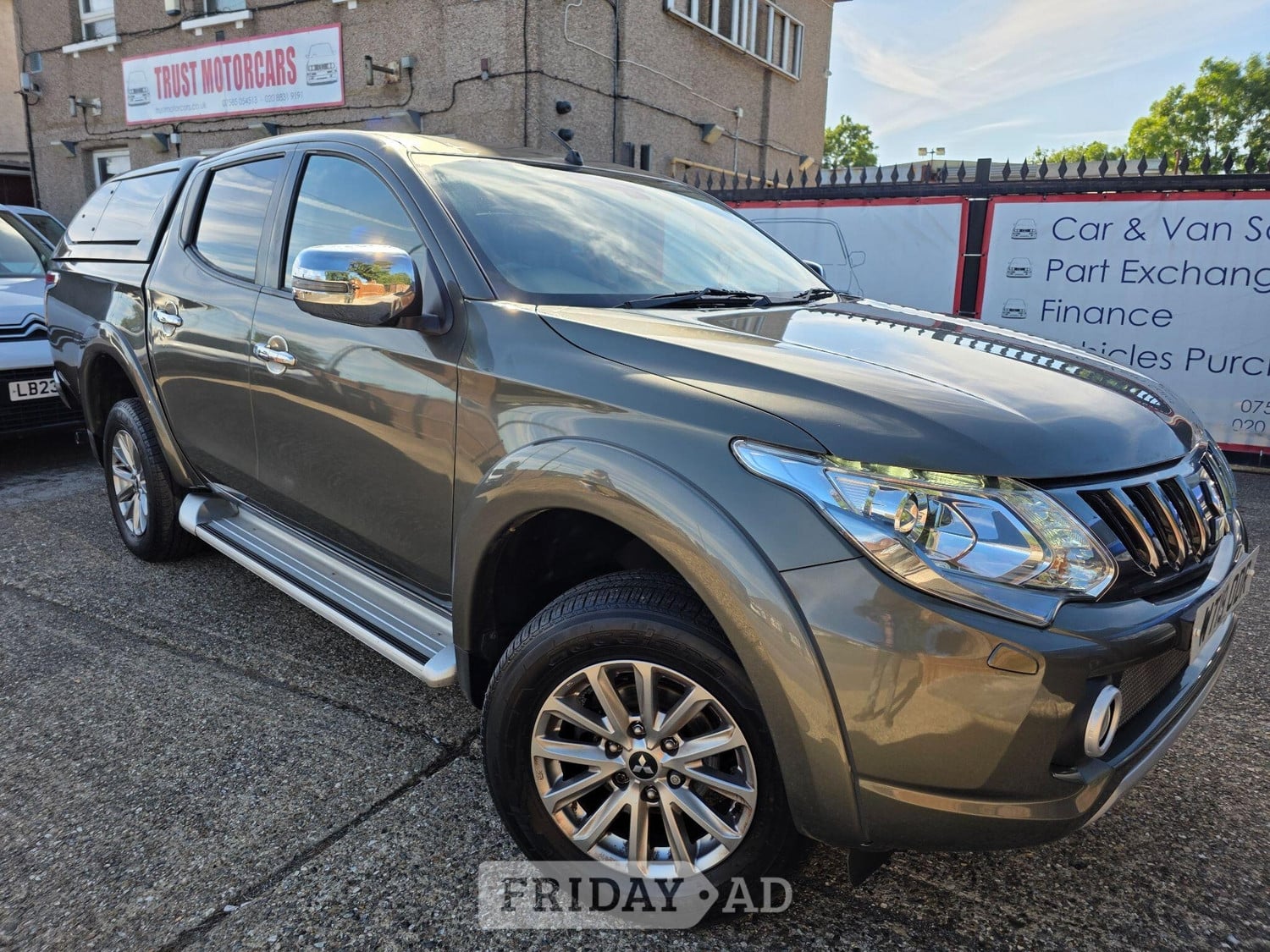 Mitsubishi L200 2019 in Hounslow