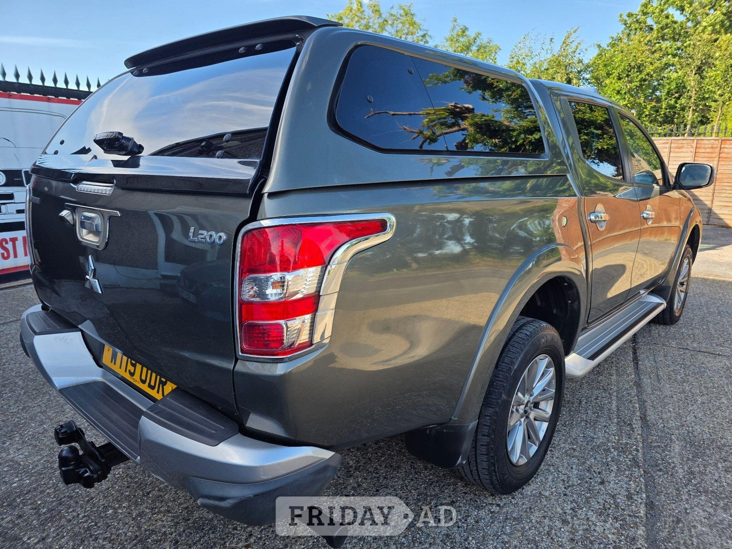 [ berth ]Mitsubishi L200