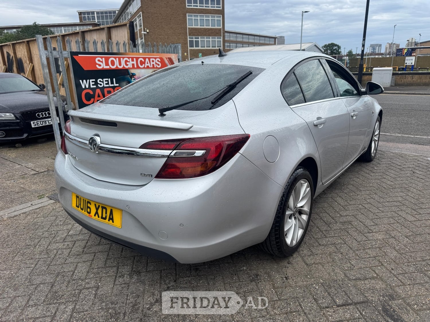 Vauxhall Insignia 2016 - Cars in Slough