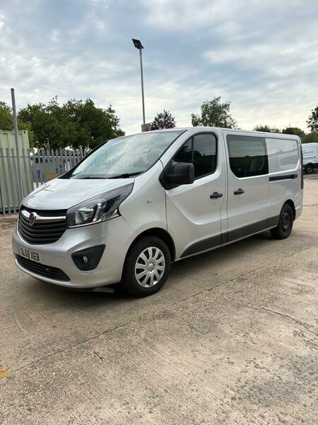 [ berth ]Vauxhall Vivaro