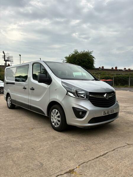 Vauxhall Vivaro 2018 - Vans & Commercial Vehicles