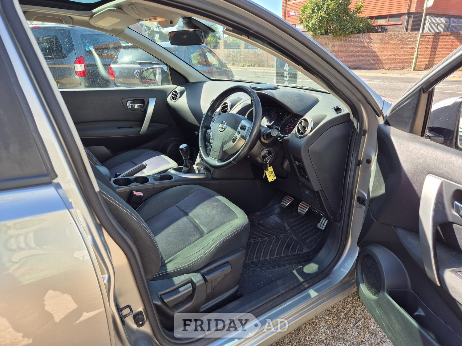 Nissan Qashqai 2012 - Cars