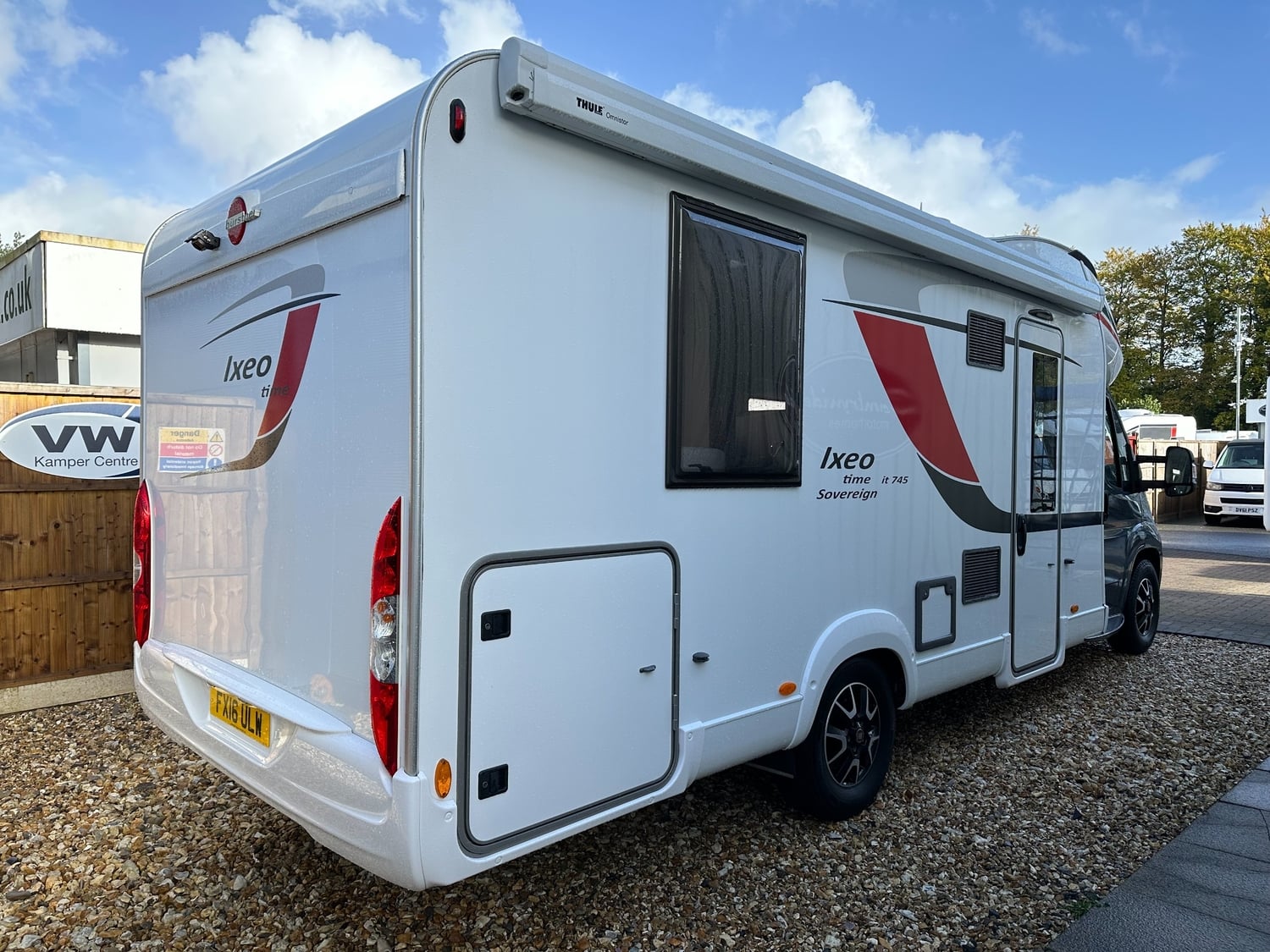 Burstner Ixeo 2016 - Motorhomes & Caravans