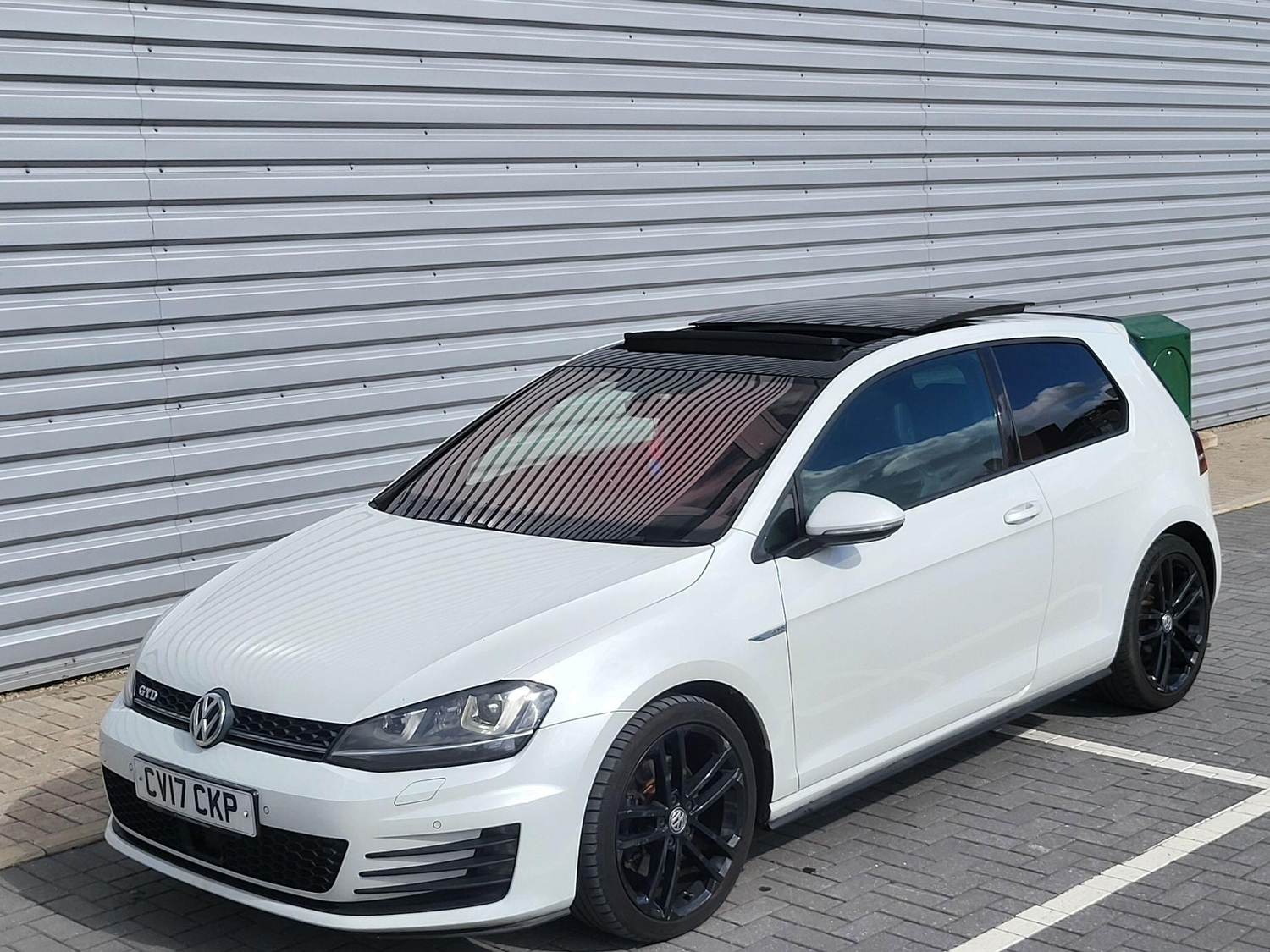 [ berth ]Volkswagen Golf