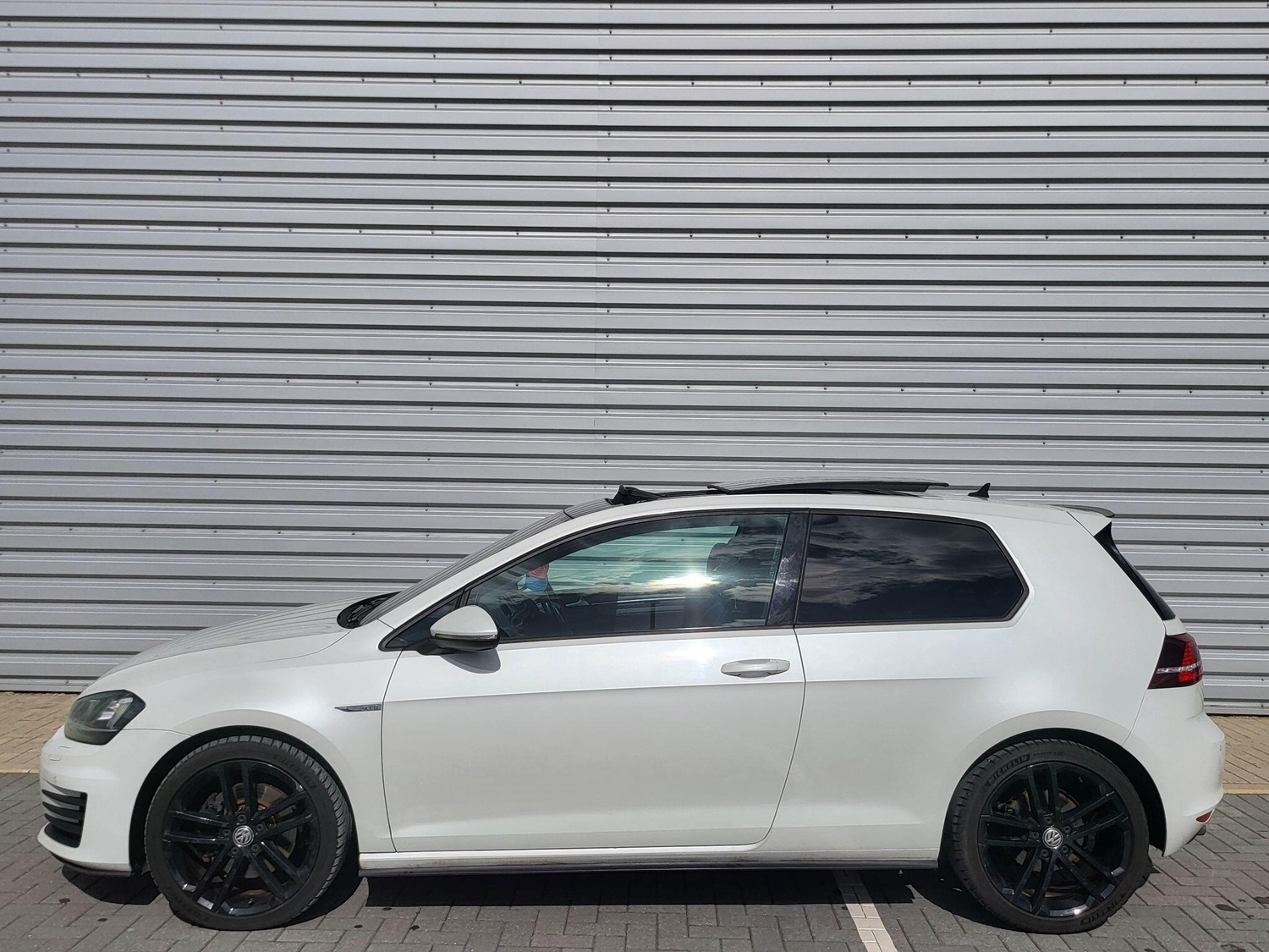 Volkswagen Golf 2017 - Cars in Manchester