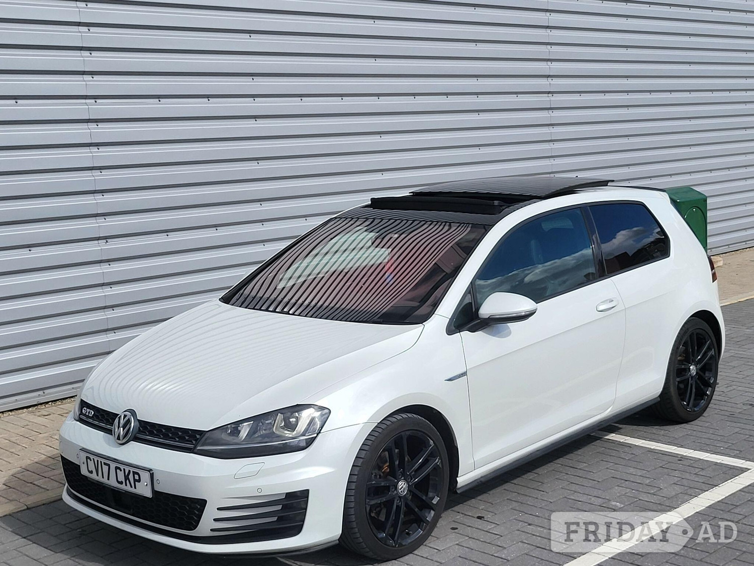 [ berth ]Volkswagen Golf
