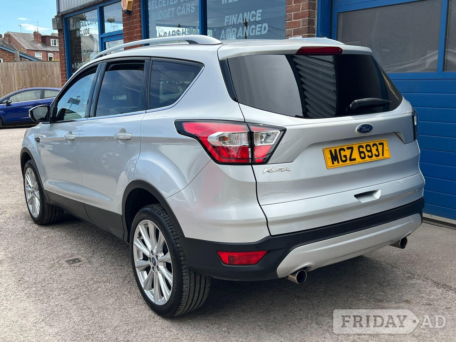 [ berth ]Ford Kuga