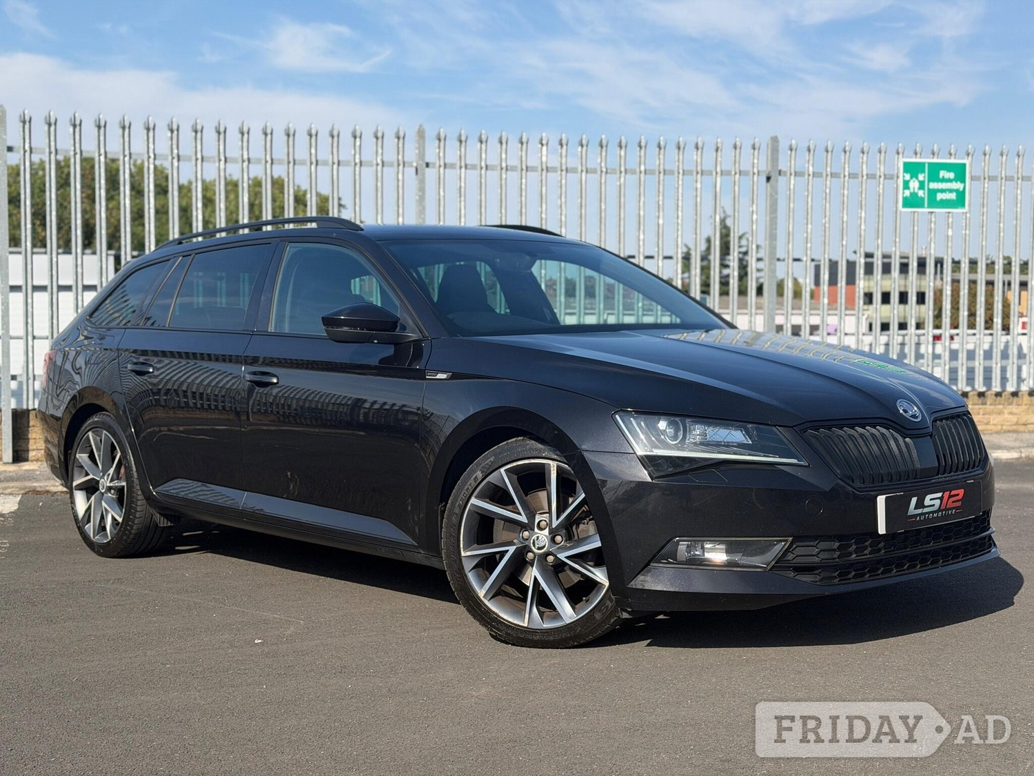 Skoda Superb 2017 in Leeds