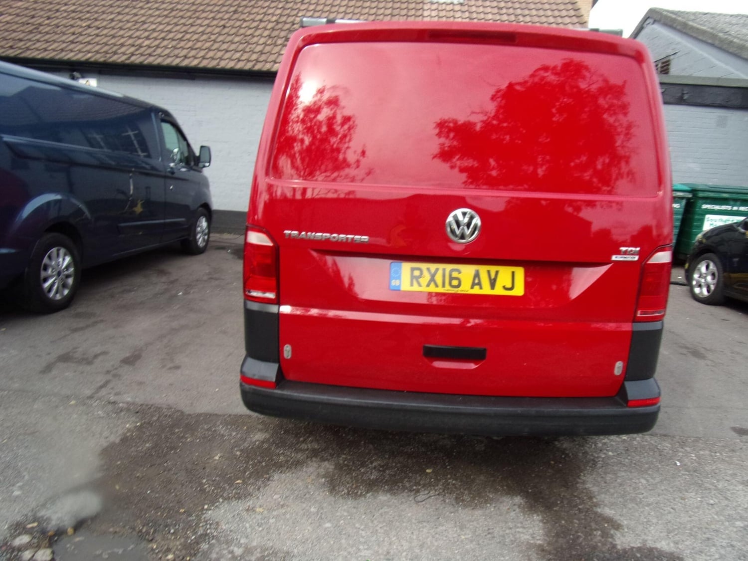 Volkswagen Transporter 2016 - Vans & Commercial Vehicles in Aldershot
