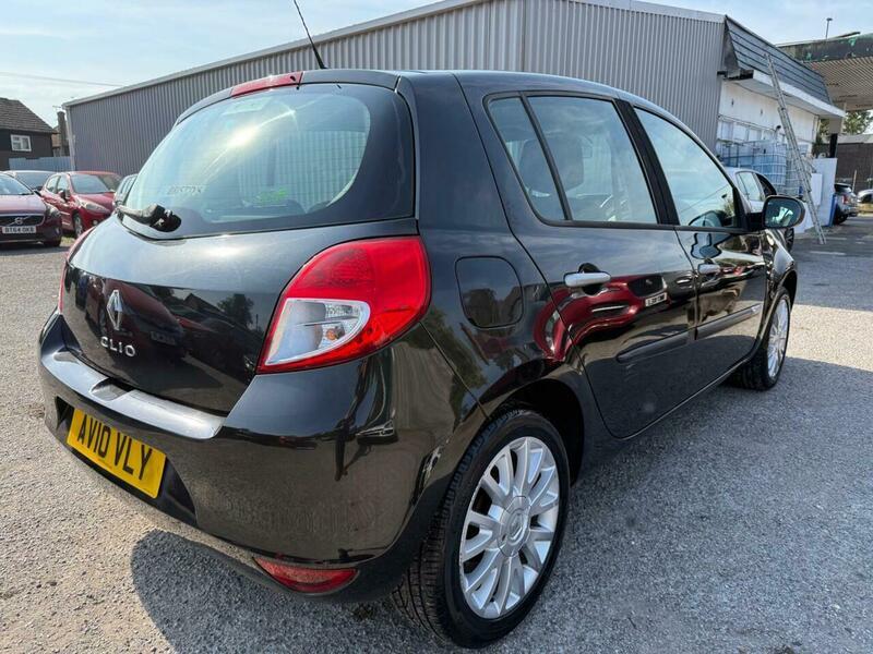 Renault Clio 2010 - Cars