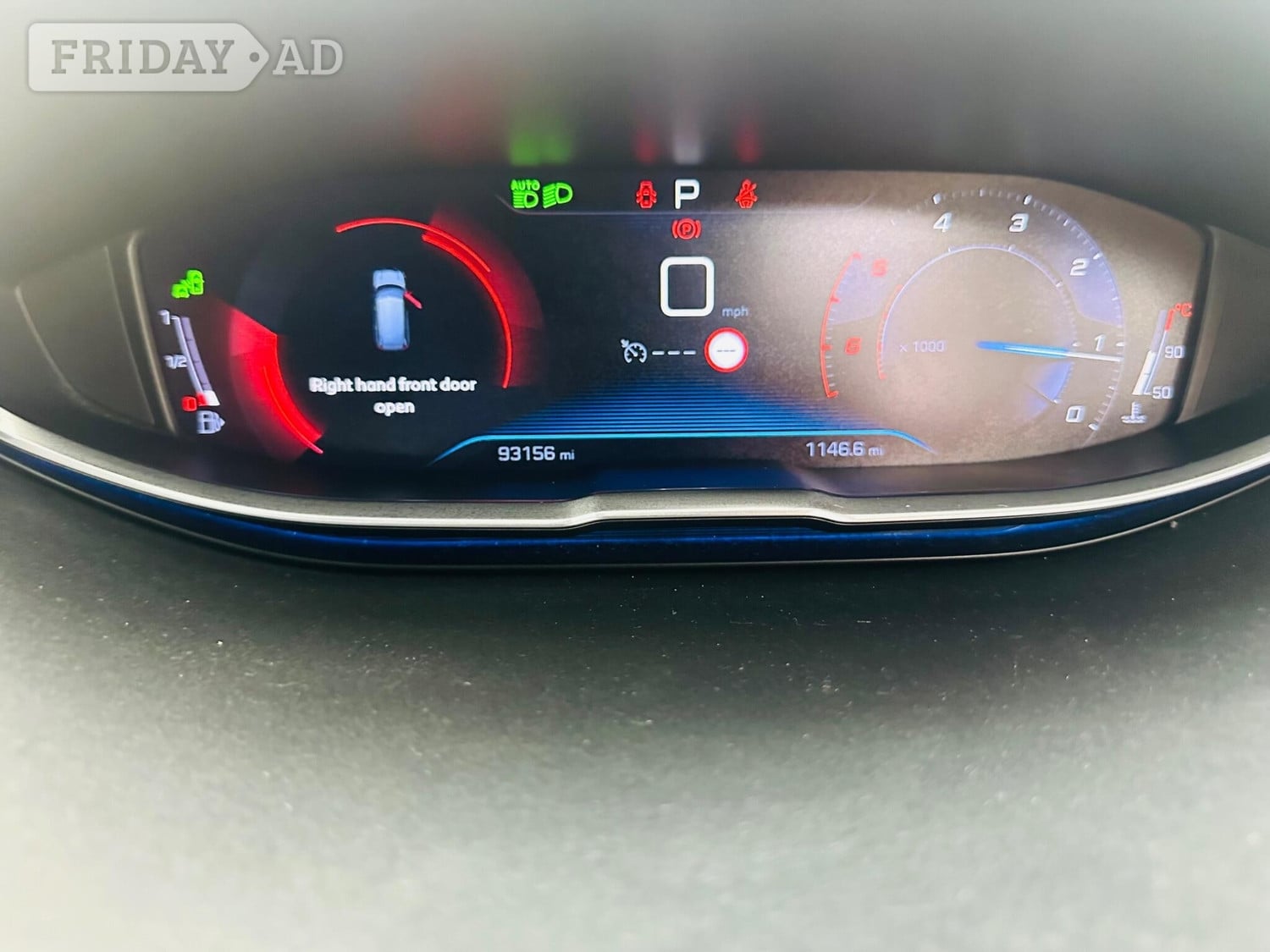Peugeot 5008 2018 - Cars in Iver