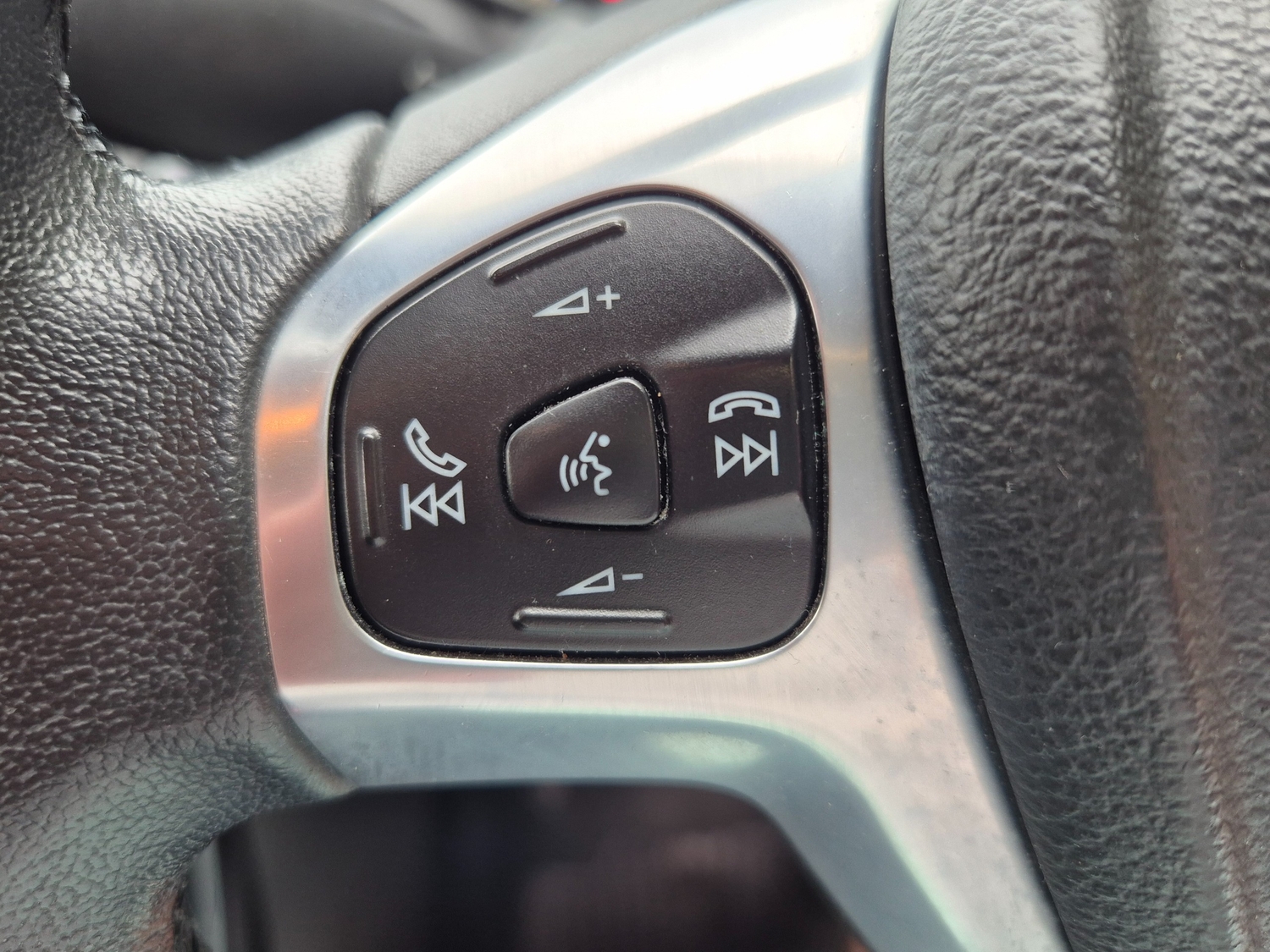 Ford Fiesta 2014 - Cars in East Molesey