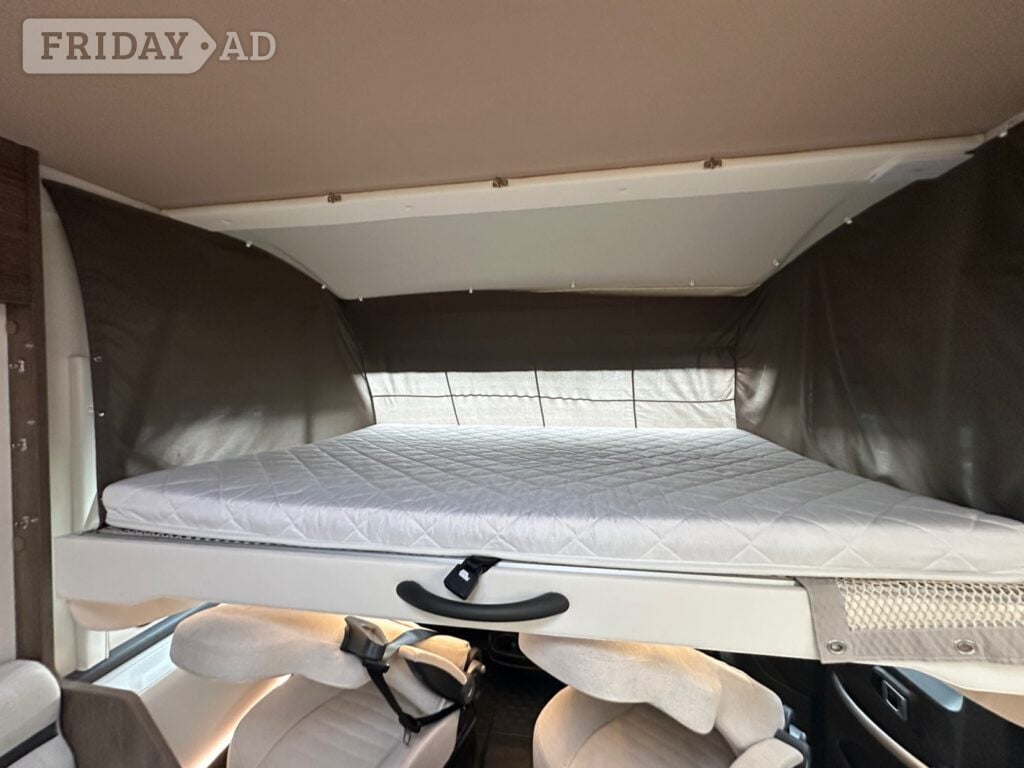 [4 berth ]Roller Team Pegaso 740