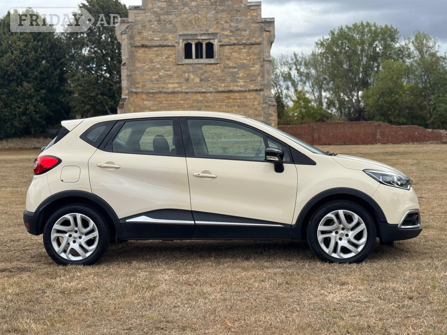 [ berth ]Renault Captur