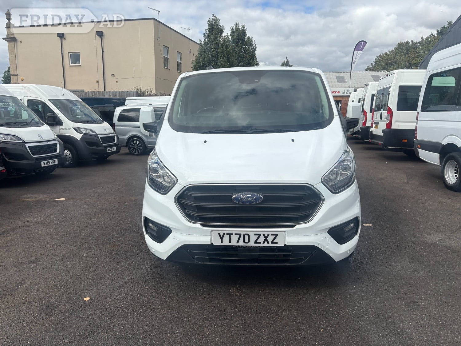 [ berth ]Ford Transit Custom