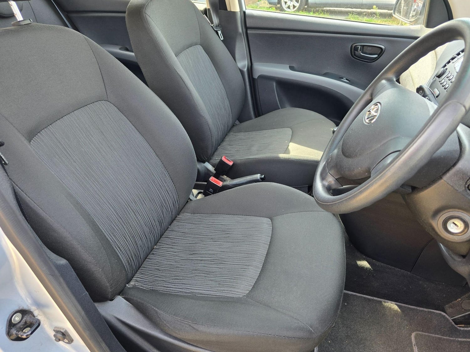 Hyundai i10 2012 - Cars in Christchurch