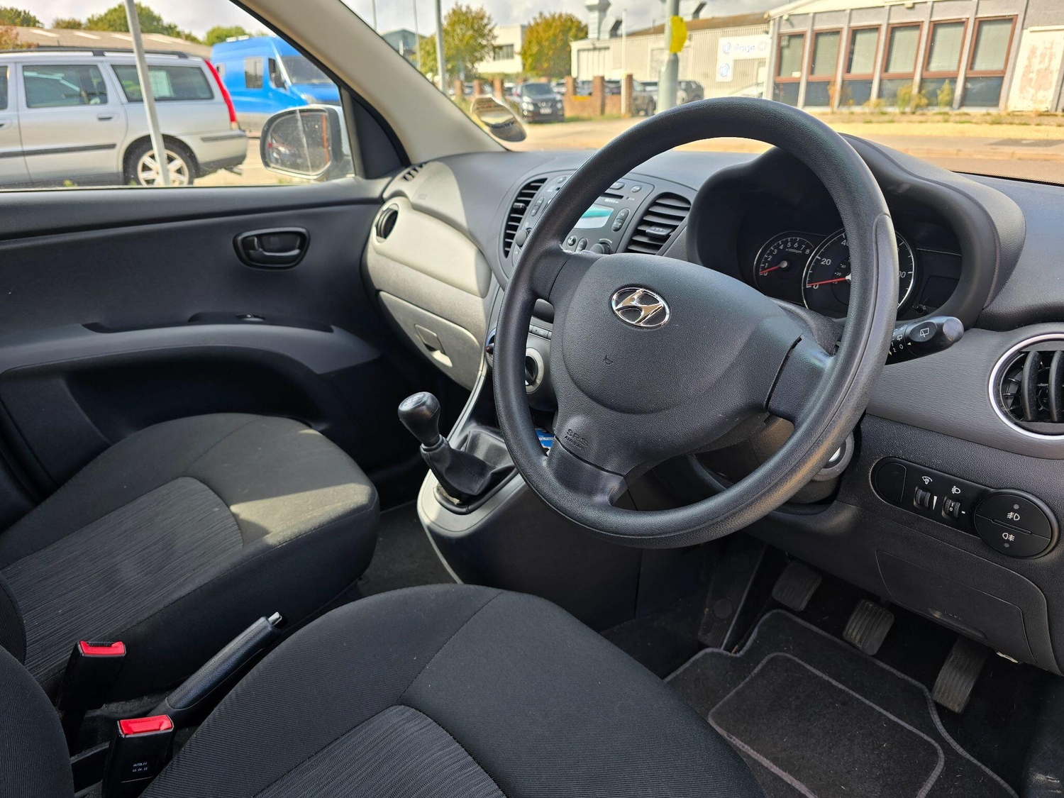 Hyundai i10 2012 - Cars