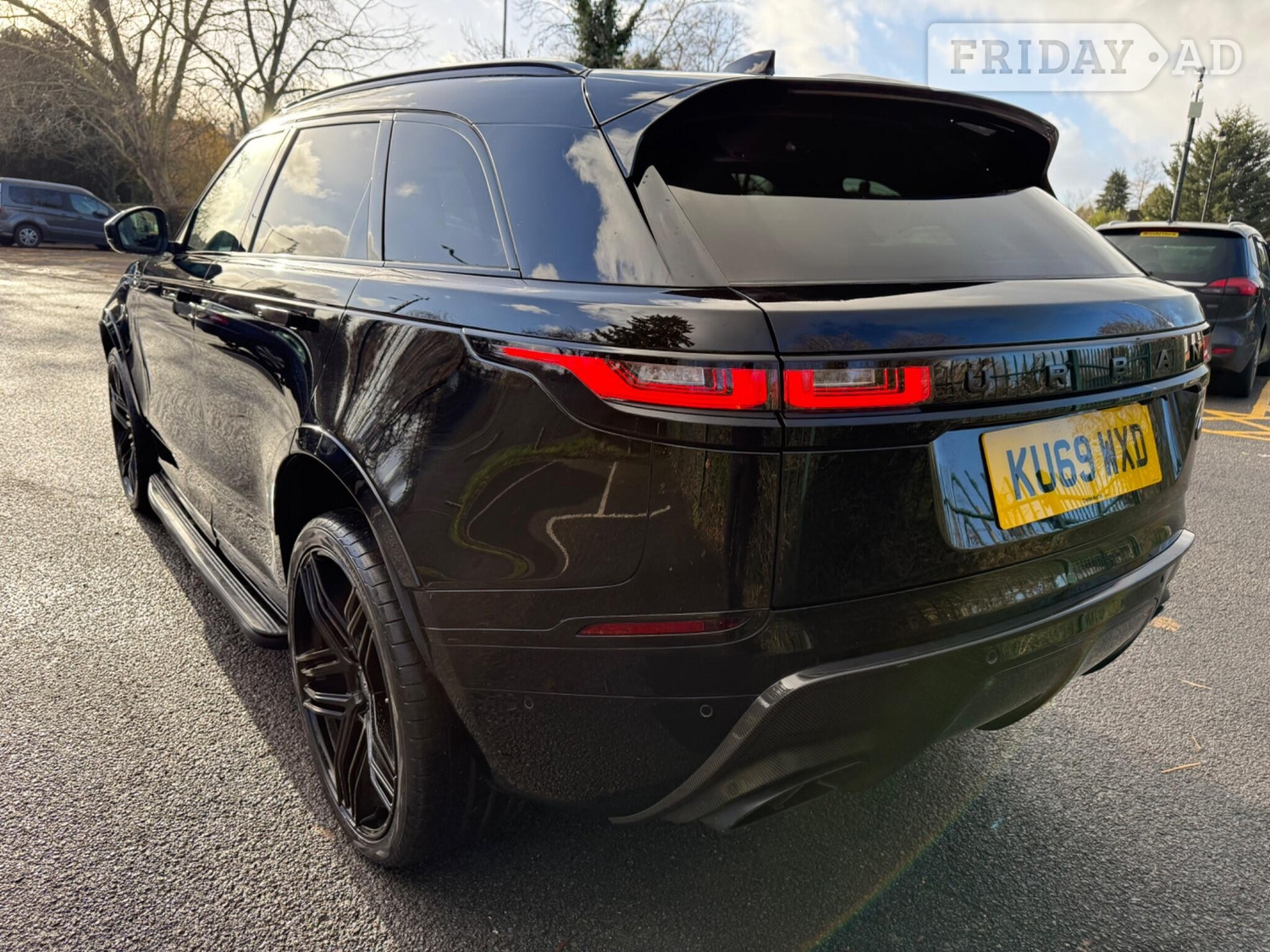 [ berth ]Land Rover Range Rover Velar