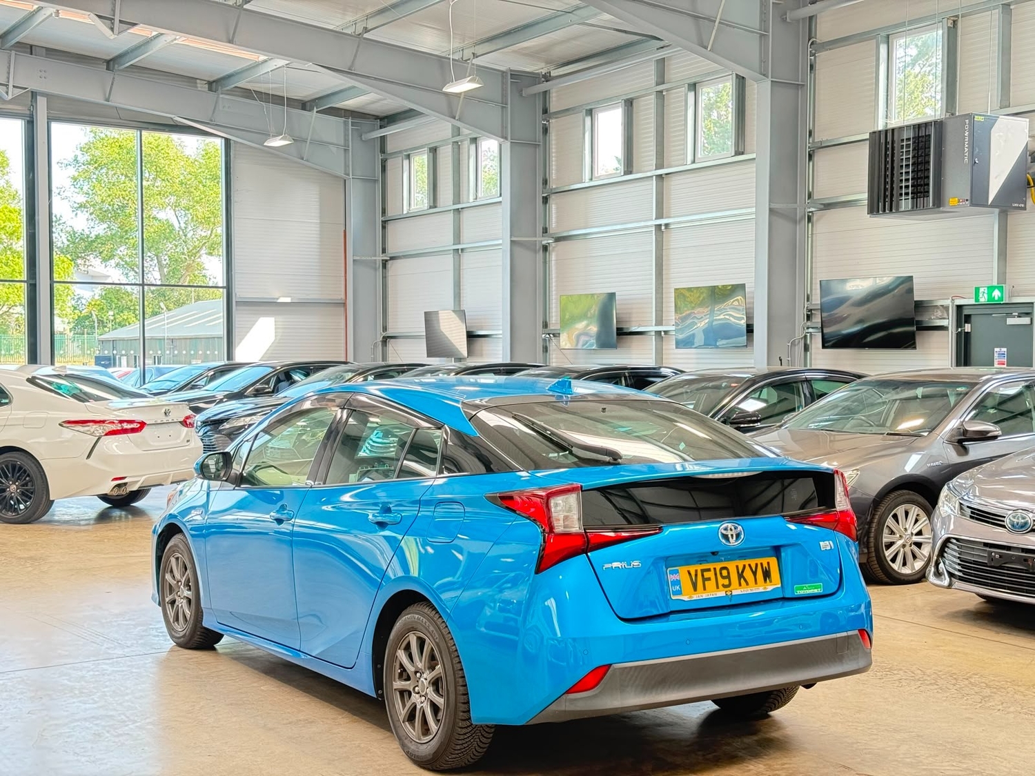 Toyota Prius 2019 - Cars in Reading
