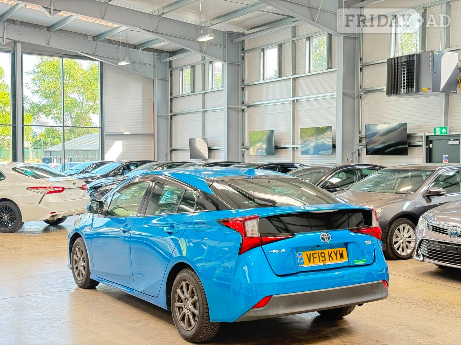 Toyota Prius 2019 - Cars in Reading