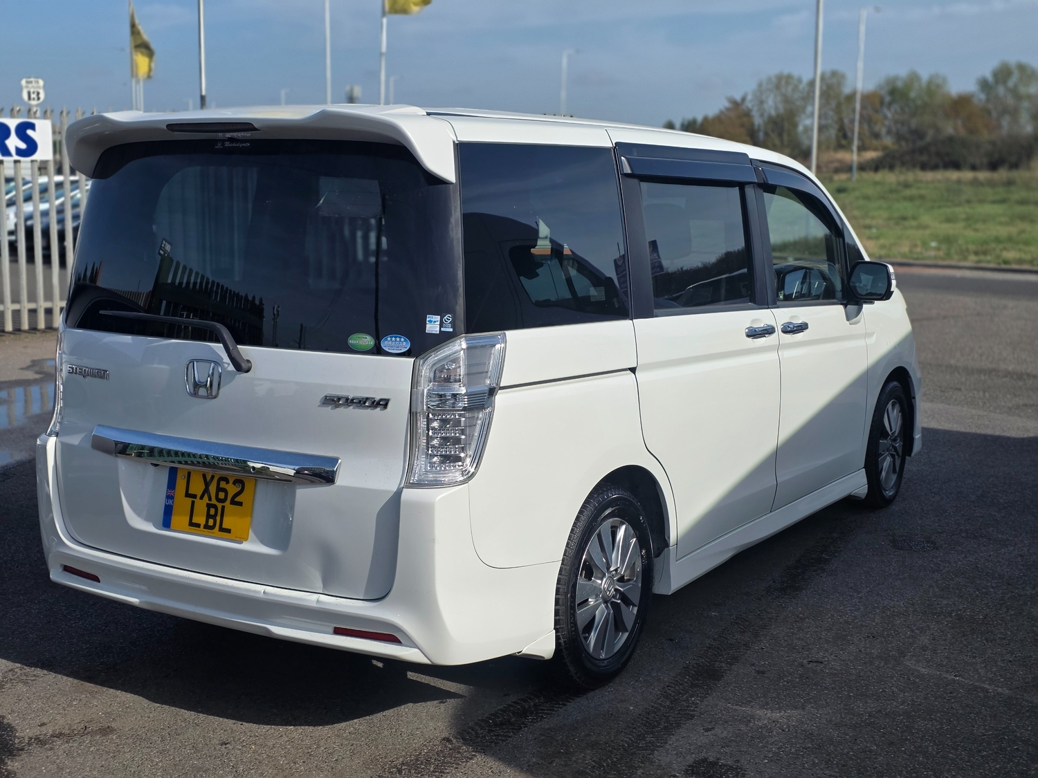 Honda Stepwagon 2013 - Cars