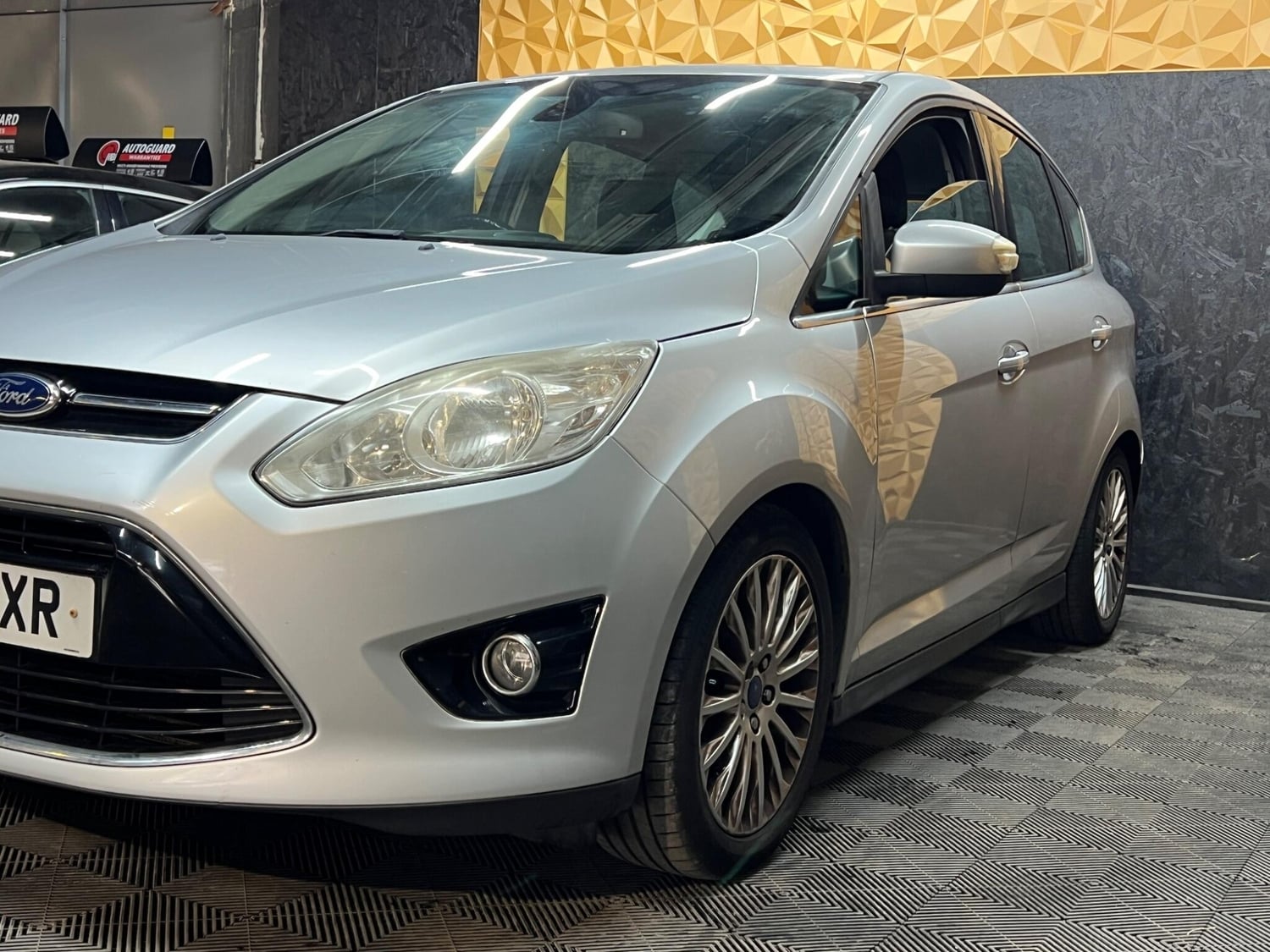 [ berth ]Ford C-MAX